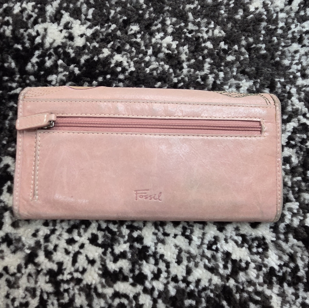 Fossil Pink Leather Wallet - Picture 5 of 5